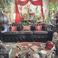 Stunning Vintage Safari Black Leather Chesterfield Sofa Tufted Kensington Lounge Couch!👀🙀😍