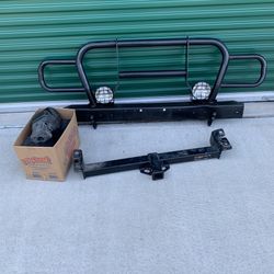 Jeep front bumper with lights