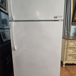 Frigidaire Refrigerator 