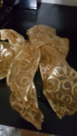gold ribbons