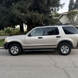 2005 Ford Explorer