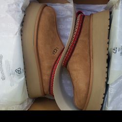 Uggs Tazz Size 7