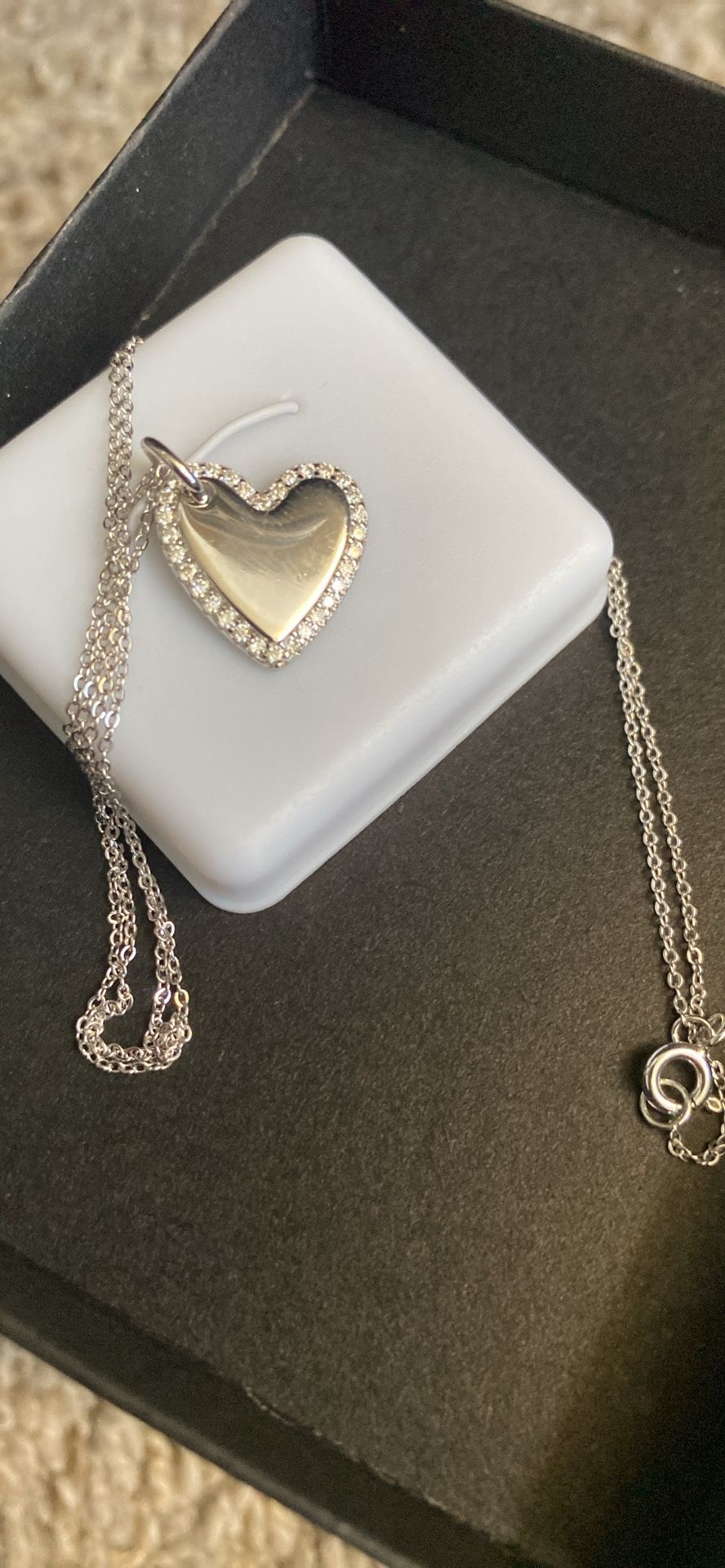 Heart Shaped Pendant With 18IN Chain