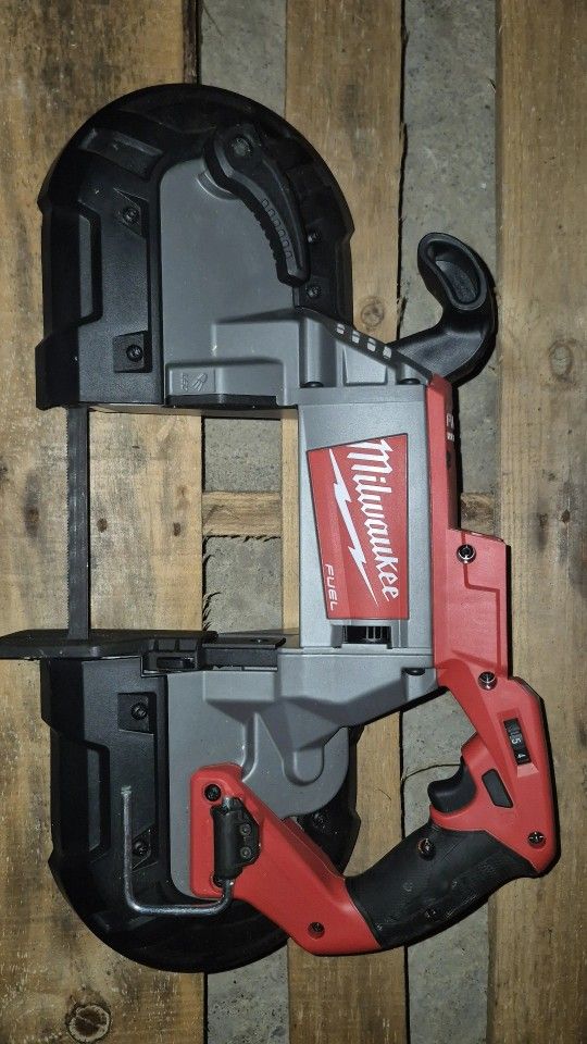 Milwaukee
M18 FUEL 18V Lithium-Ion Brushless Cordless Deep Cut Band Saw