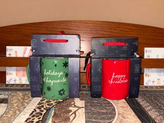 Rae Dunn Holiday Color Changing Mug, READ Description