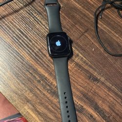Apple watch se 44m