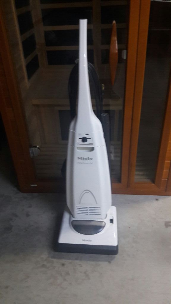 MIELE UPRIGHT VACUUM MODEL S177i POWERHOUSE