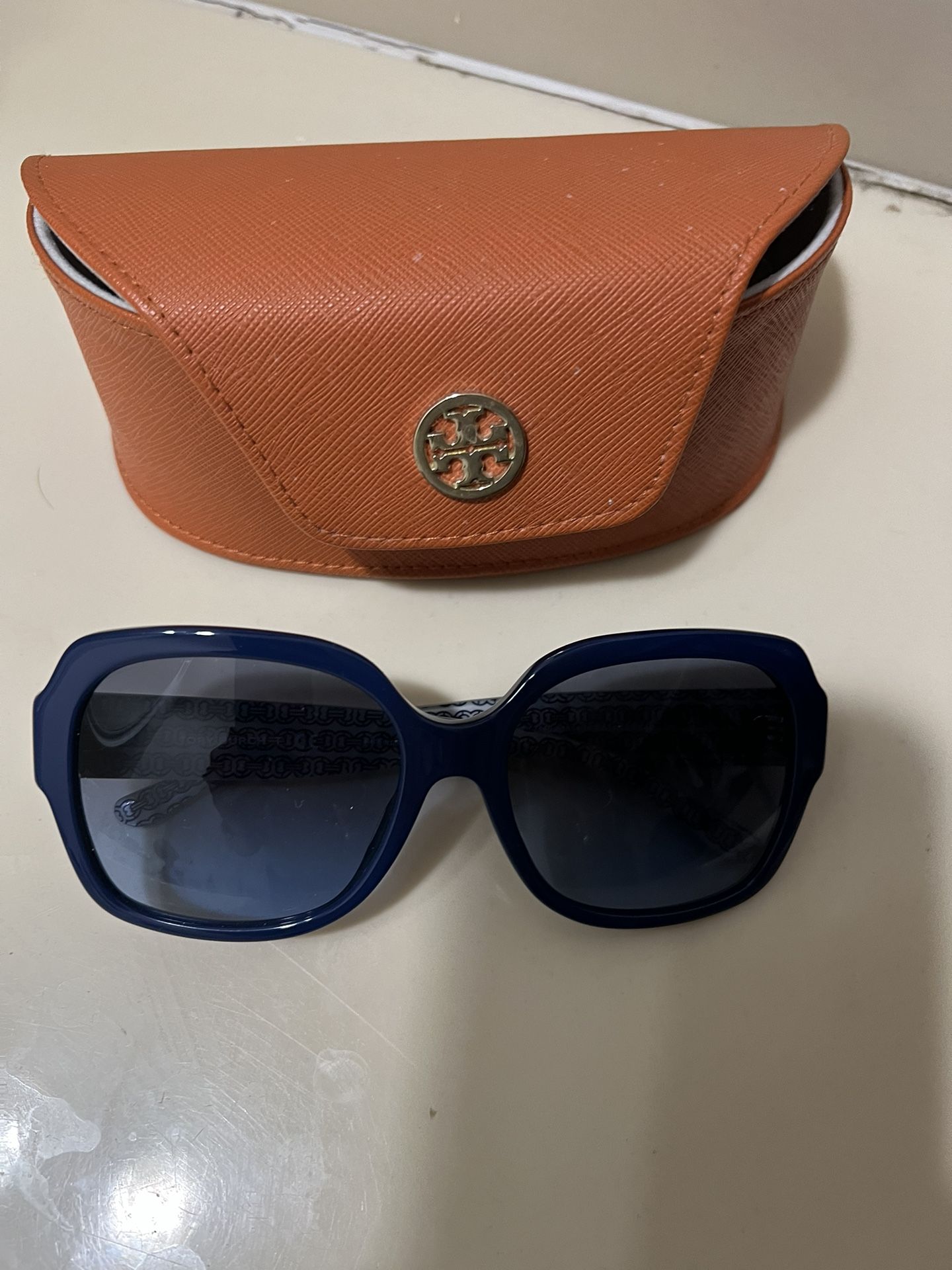 Sunglasses Tory Burch