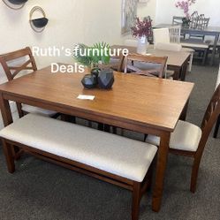 Beautiful 6-Pc Oak Dining Table Set