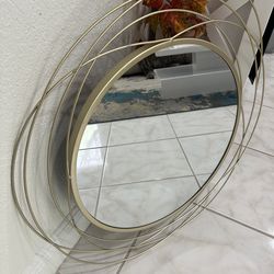 Modern Gold Geometric Wall Mirror – Decorative Metal Frame