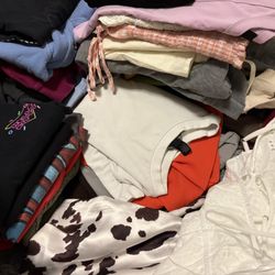 Big lot Of Young Adult Women’s Clothes Size M / Palm coast 