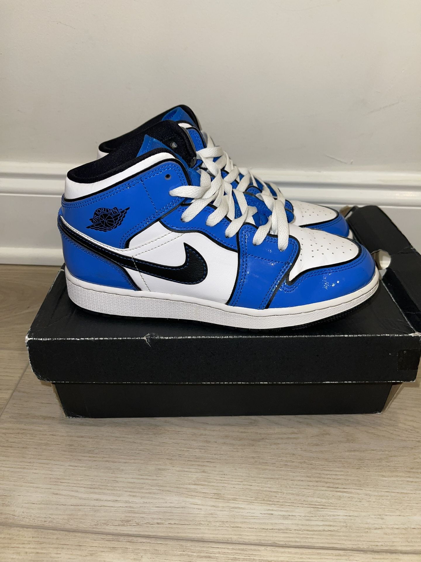 Jordan 1 Mid