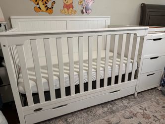Graco Hadley 5-in-1 Convertible Crib & Changer, White