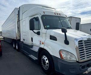 2015 Freightliner Sleeper Cab With 53 Foot Refridgerated  Reefer Trailer 
