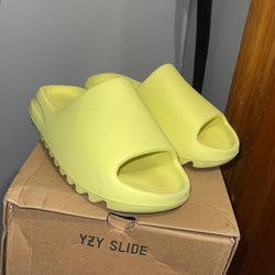Yeezy Slides Glow Green Size 8