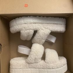 BRAND NEW Ugg Fluffita Shoes - Beige