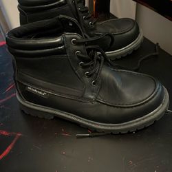 Black Boots 