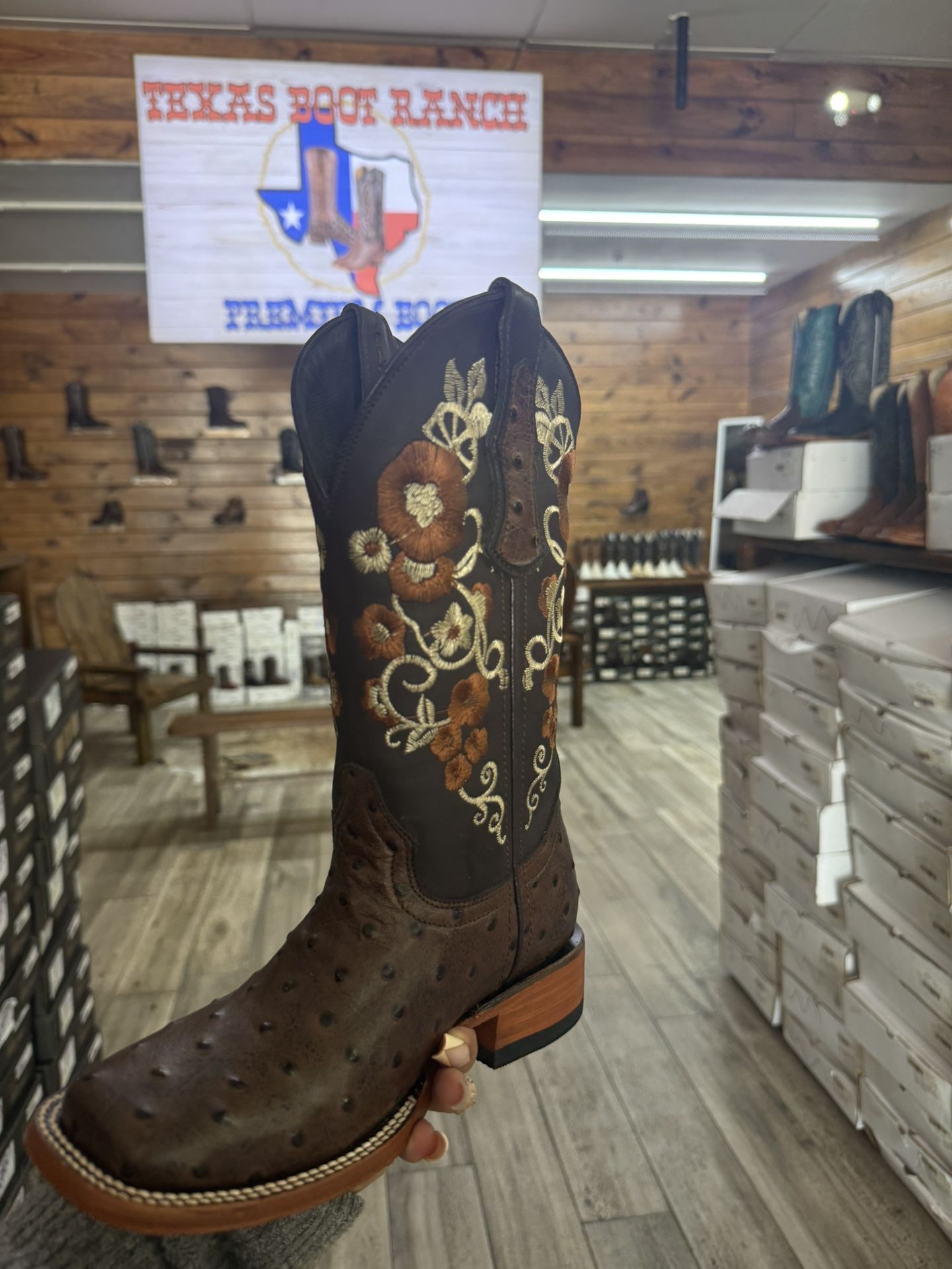 BROWN BOOTS