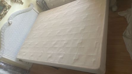 Queen box spring