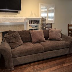 Comfortable Brown Couch & Loveseat Set – Clean & Cozy