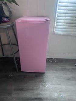 Mini refrigerator