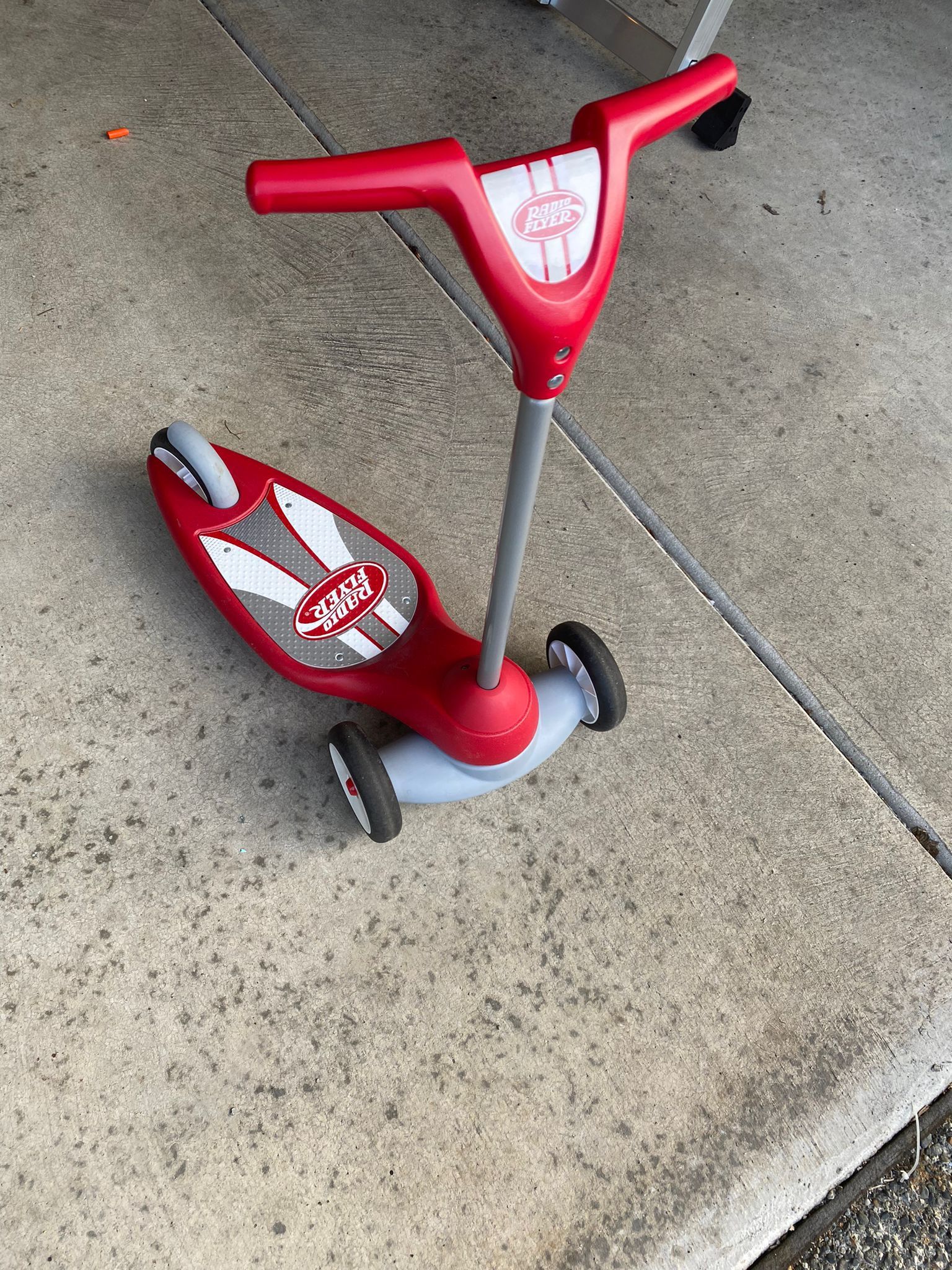 Radio Flyer Scooter for Sale in Lynnwood, WA OfferUp