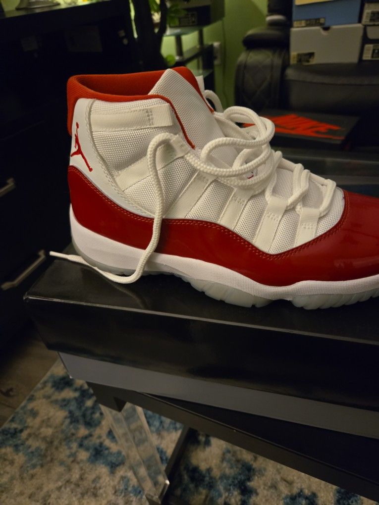 Air Jordan 11retro Cherry Air Jordan 11retro Cherry