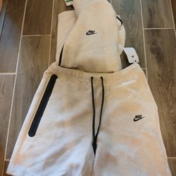 Men NIKE Shorts And Matching Jacket