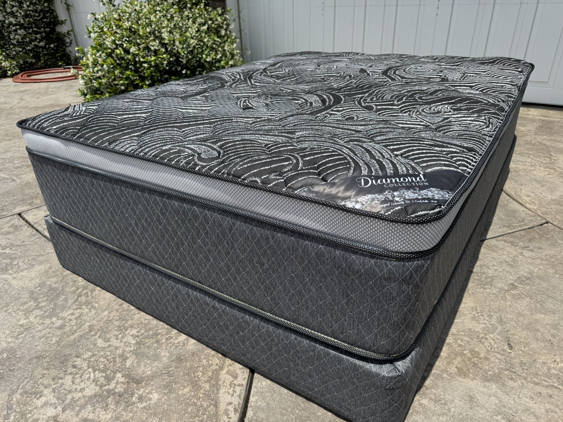 King Black Diamond Edition Pillow Top Mattress!!
