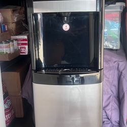 $80 🔥 Bottom Load Water Dispenser – Hot/Cold – Works Great Pick up at Pomona