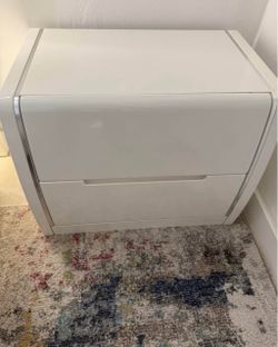 White Gloss 2-Drawer Nightstand