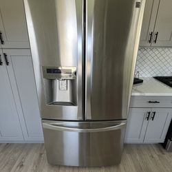 Refrigerator Kenmore Elite