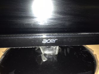 Computer monitor and desktop (acer)