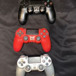 PS4 controllers 