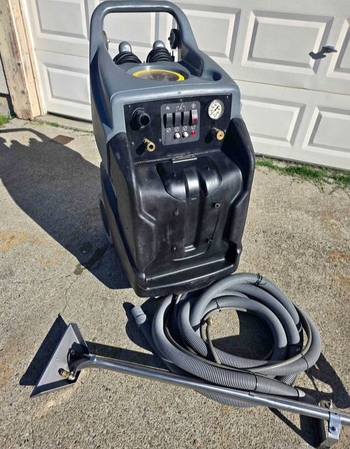 Carpet-Cleaner-Extractor