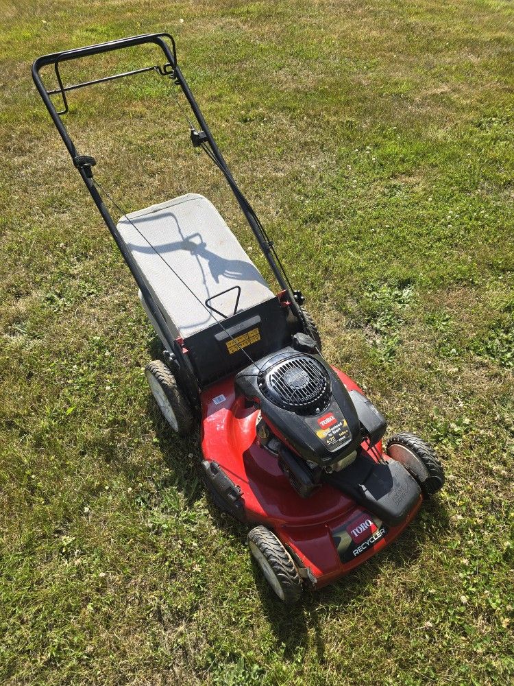 Very Clean Toro Recycler 6.75hp FWD Self Propelled Lawn Mower