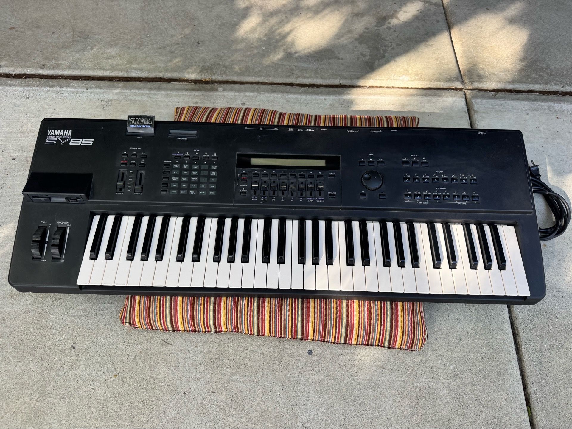 Yamaha SY85 musical keyboard