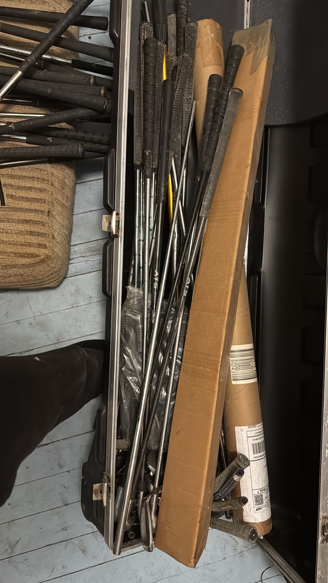 HUGE Golf Club Lot w/ Premium SKB Hard Travel Case (20+ Clubs & Shafts!)