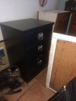 File cabinet 3 drawer