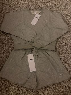 Alo Yoga gray cropped crewneck set Brand new with tags