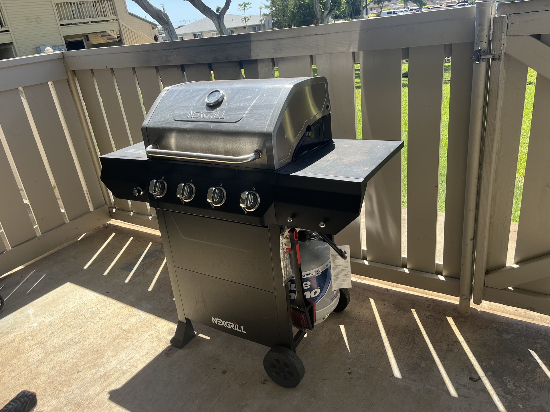 π₯ Nexgrill 4-Burner Propane BBQ Grill β Great Condition + Propane Tank
