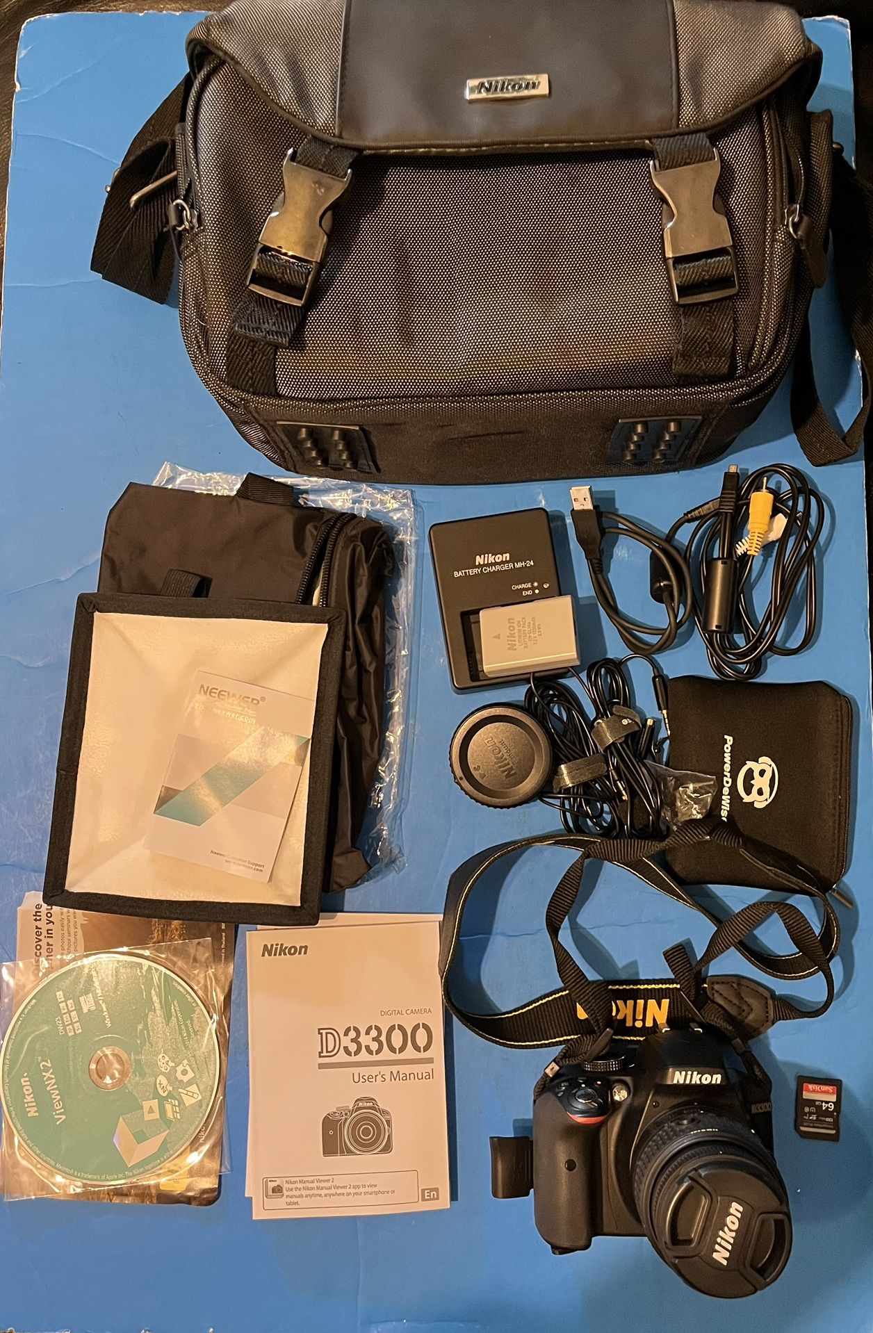 Excellent Nikon D3300 24.2MP Digital DSLR Camera w Af-S nikkor 18-55mm Bundle