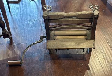 Vintage Wood Hand Crank Clothes