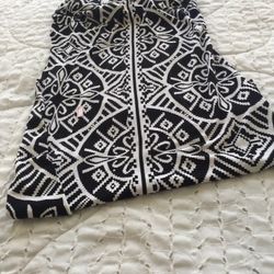 Shoes Size 6 And Women’s Clothes Size 6 To 10