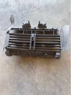 2013-2025 Dodge Ram 1500.  ( Shutters grille