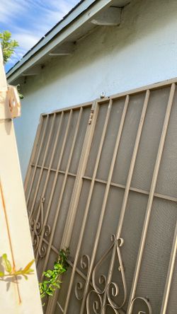 Metal screen double door