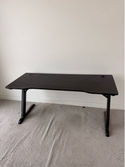 Gaming desk