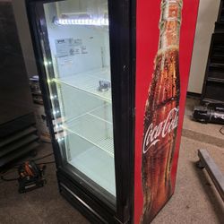 Coke Vendo Mfg 10 Cubic Feet Glass Door Commercial Merchandiser Cooler 