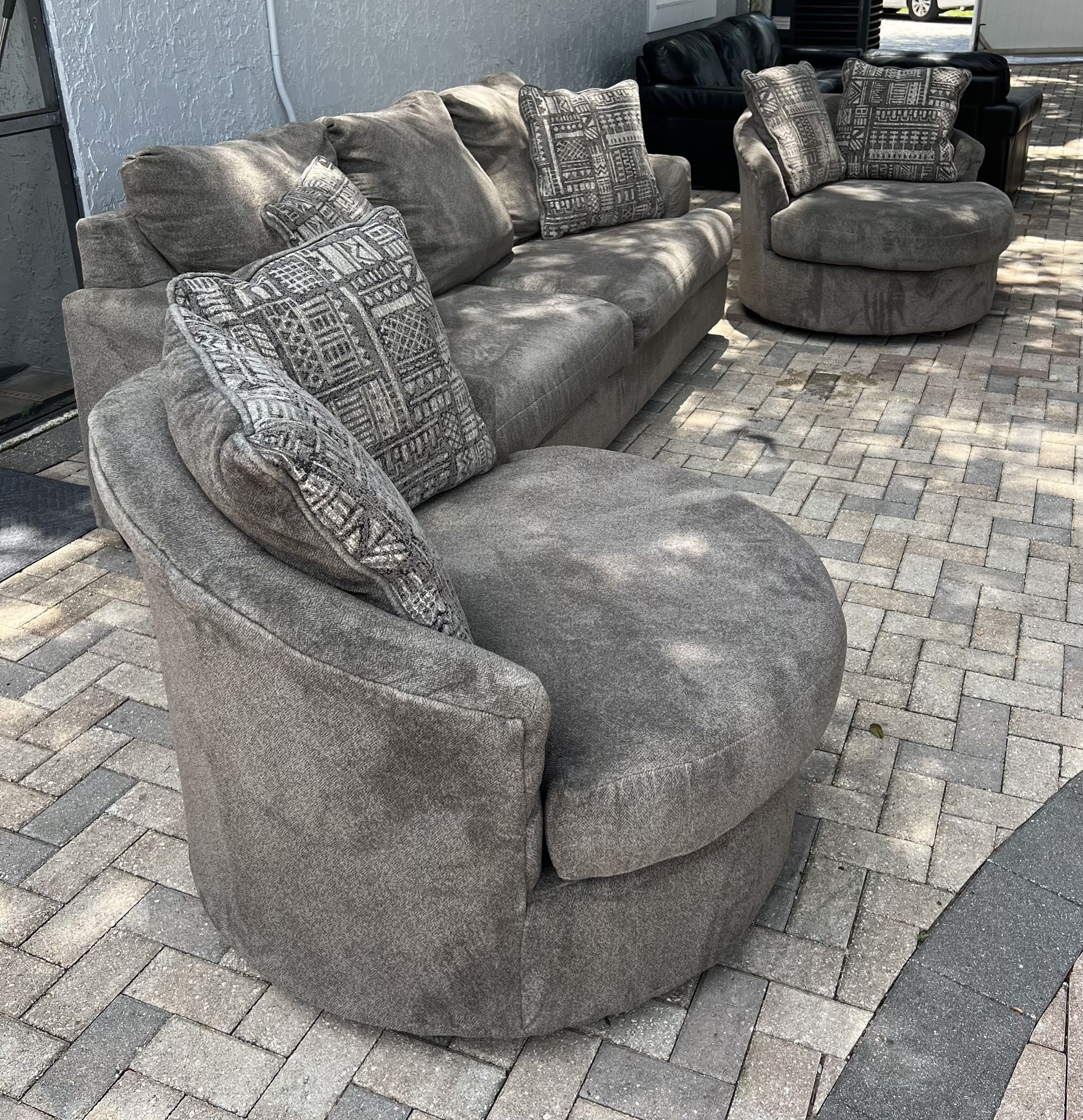 Ashley Furniture. Beautiful sofa that converts into a bed and two swivel chairs. I can deliver for an additional cost.