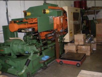 REED 500 TON INJECTION MOLDING MACHINE 